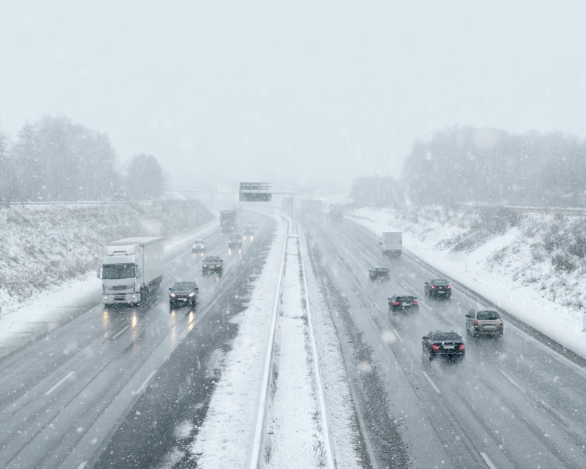 Pogoda da nam w kość. Synoptycy zapowiadają burze, deszcz i śnieg