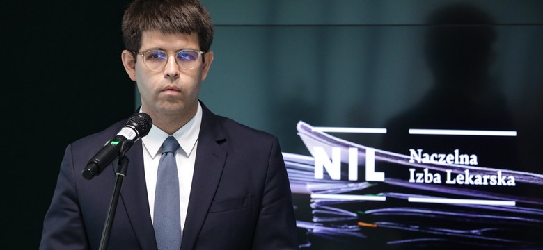 Najmłodszy prezes w historii Naczelnej Izby Lekarskiej ma kłopoty. Nawet koledzy chcą jego odwołania