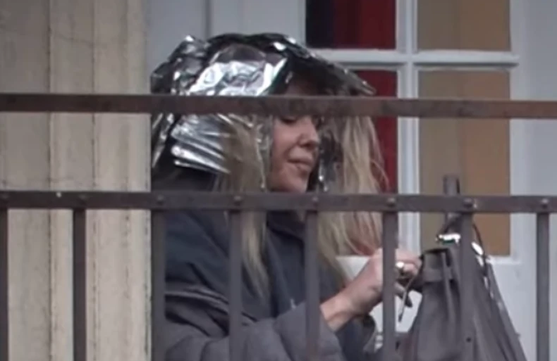 Melina Džinović kod frizera