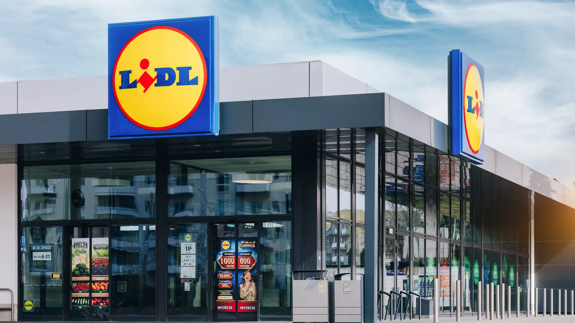 Lidl ma w ofercie satynową pościel i piżamy. Cena pozytywnie zaskakuje