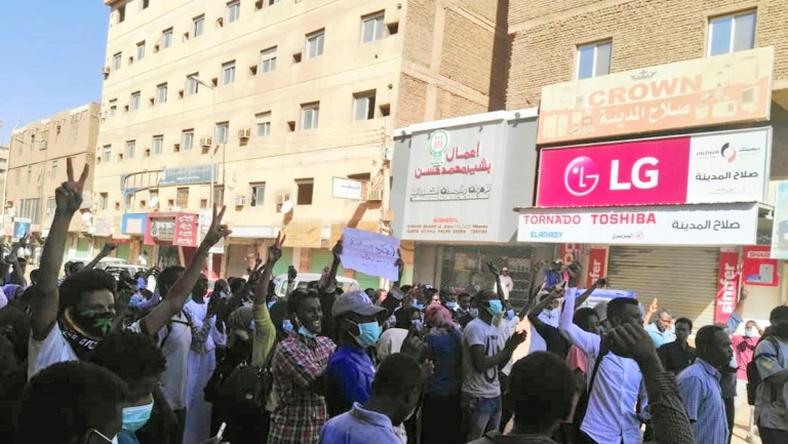 Protesters chant slogans during an anti-government demonstration in Sudanese capital Khartoum on January 6, 2019