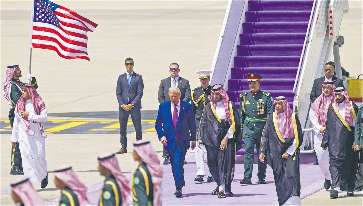 Prezydent Donald Trump wizytę na Bliskim Wschodzie rozpoczął w stolicy Arabii Saudyjskiej