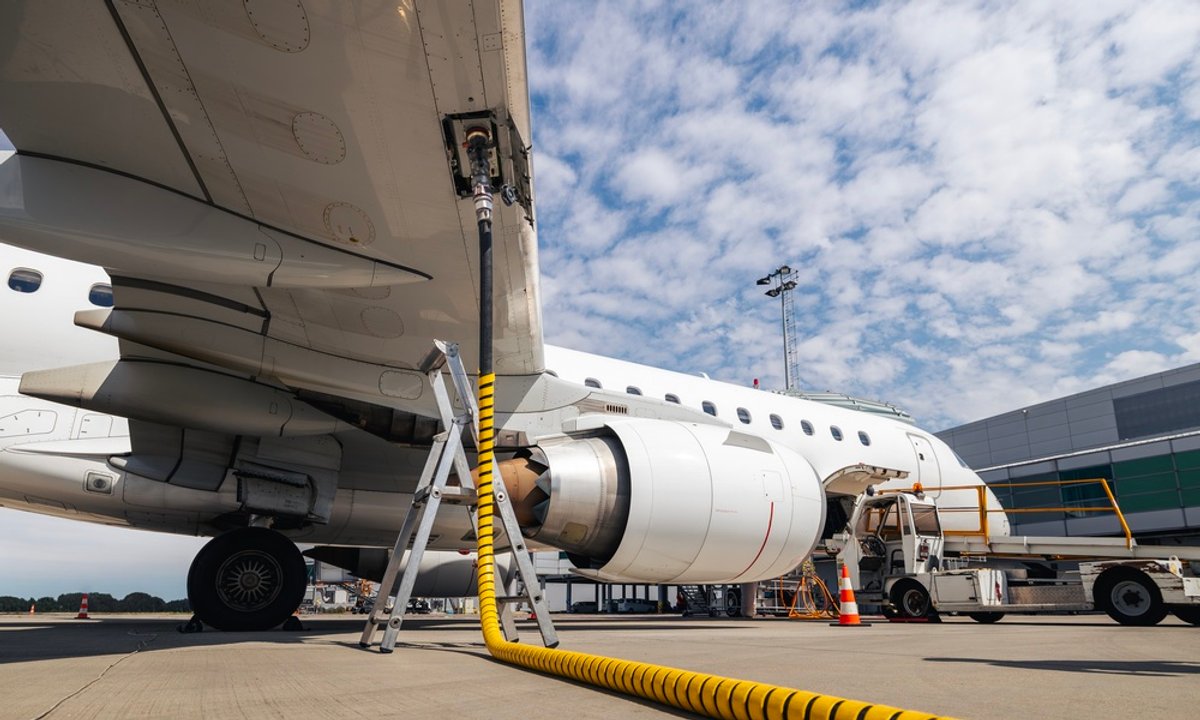 Mieli lecieć rano, wylatują wieczorem. Turyści są wściekli. "Zabrali nam dzień wakacji"