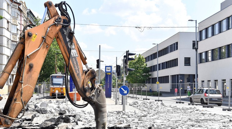 Az Etele-Fehérvári út környékén még nem indul újra a villamos, csak a Népligettől /Fotó: MTI -Máthé Zoltán