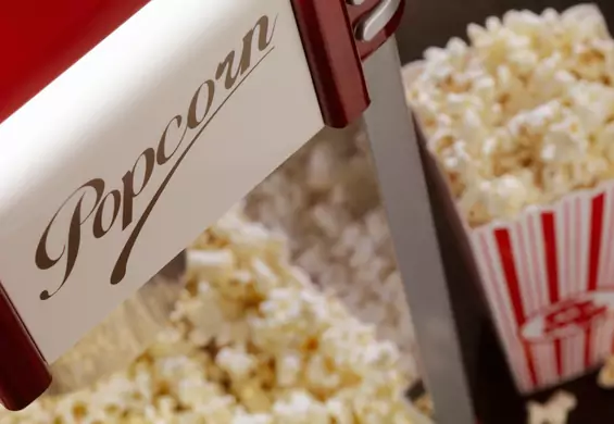 Idealny gadżet dla kinomanów - wybieramy maszynki do popcornu za mniej niż 50 złotych