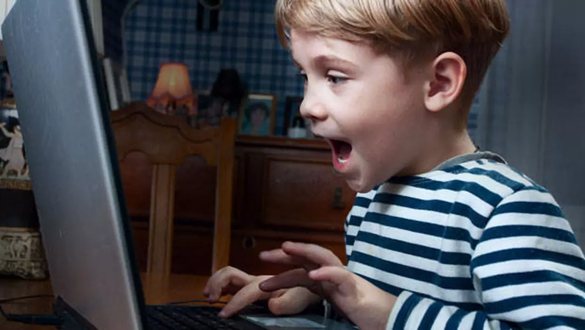 Raport ESET: polscy rodzice obawiają się o to co robią ich dzieci w sieci