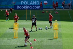 Polacy wchodzą do gry na Euro 2021. Ciekawie w Sewilli i Glasgow