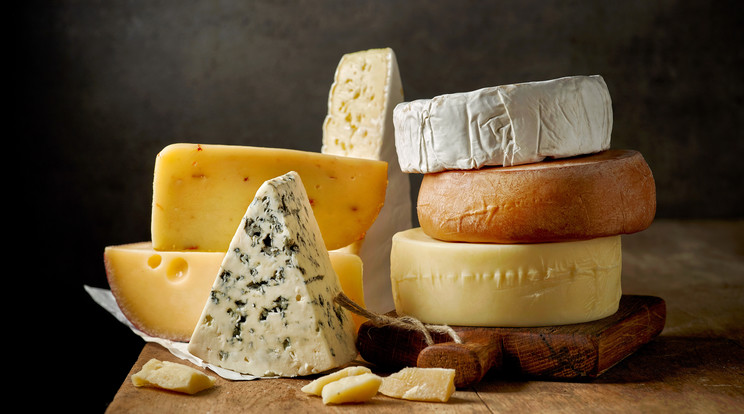 Az első sajt elkészítése óta már több ezer év telt el. Manapság már rengeteg féle sajtot gyártanak/Fotó: Shutterstock