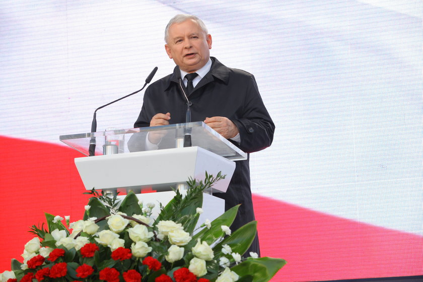 Kaczyński: Grabarczyk powinien podać się do dymisji