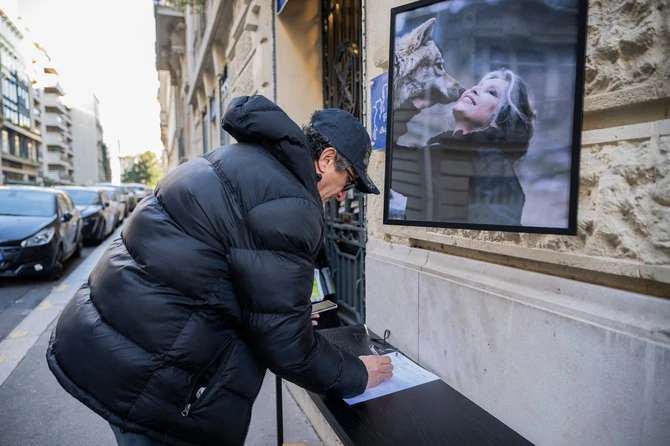 Sen Trope se oprašta od Brižit Bardo