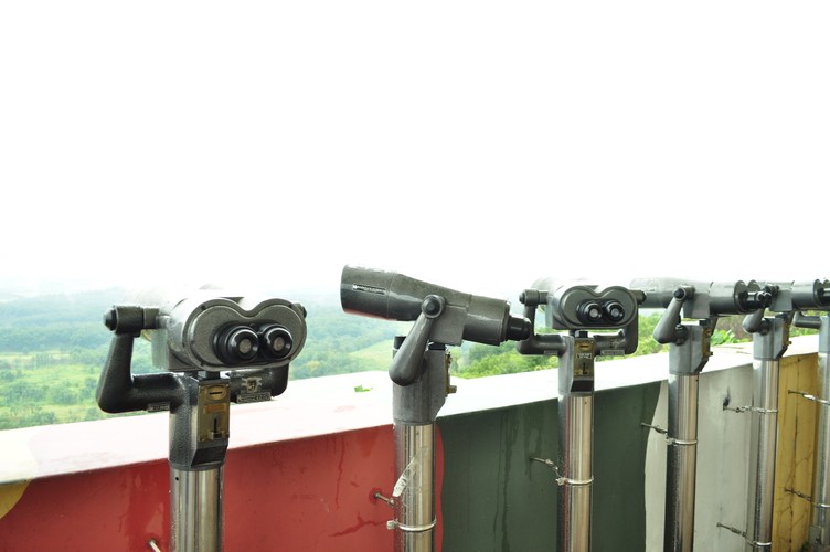 Południe podejrzewa, że takich konstrukcji, jest o wiele więcej,  jednak wciąż trudno je wykryć. Na pewno łatwiej byłoby dostrzec nowa aktywność wydobywczą po drugiej stronie, w latach 70. ubiegłego wieku Seul nie dysponował jeszcze wystarczająco zaawansowaną technologią, by móc szybko rozpracowywać Pjongjang. Od czasów rozejmu kończącego wojnę koreańską mijało wówczas dopiero 20 lat.