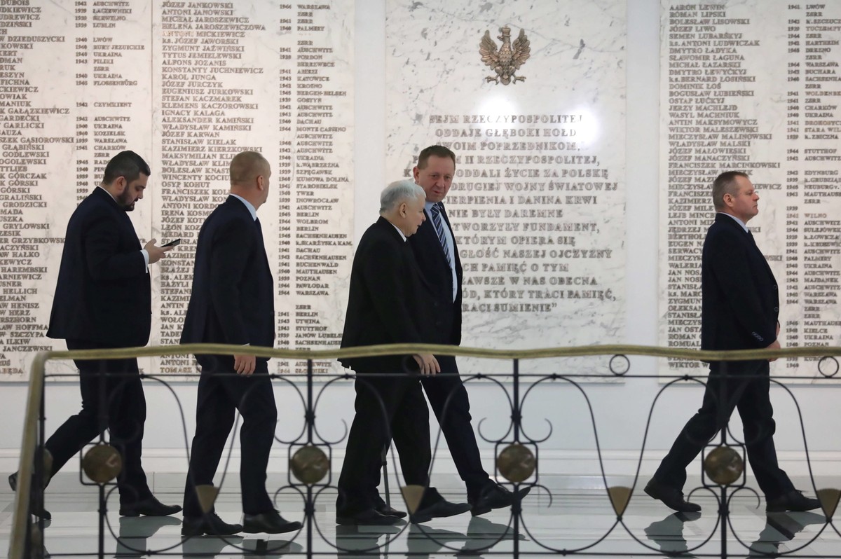 Usunięcie słowa „gender” ze wszystkich europejskich dokumentów raczej nie jest możliwe, biorąc pod uwagę, że zaczęło ono być stosowane, jeszcze zanim Zjednoczona Prawica objęła władzę w Polsce w 2015 r. i w związku z tym występuje w wielu przyjętych już dokumentach.
