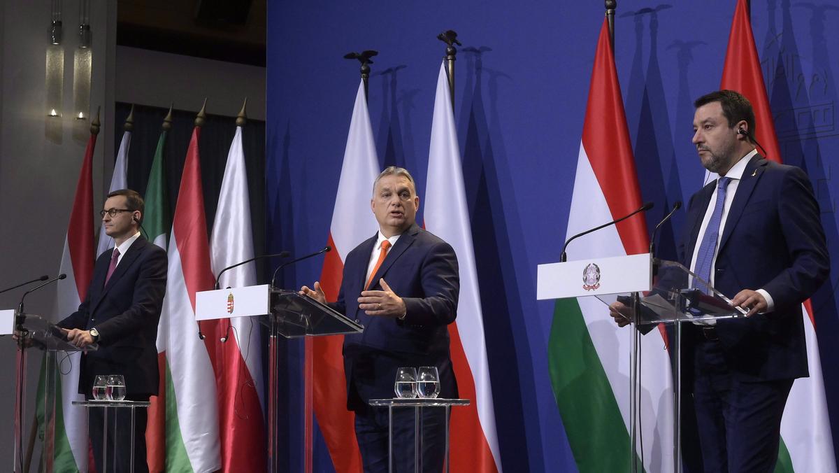 Budapest Spotkanie  w którym uczestniczą Mateusz Morawiecki, Viktor Orban i Matteo Salvini 