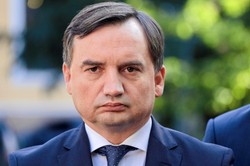 "Zarzucamy ministrowi Ziobrze przekroczenie uprawnień". Lewica zawiadamia prokuraturę