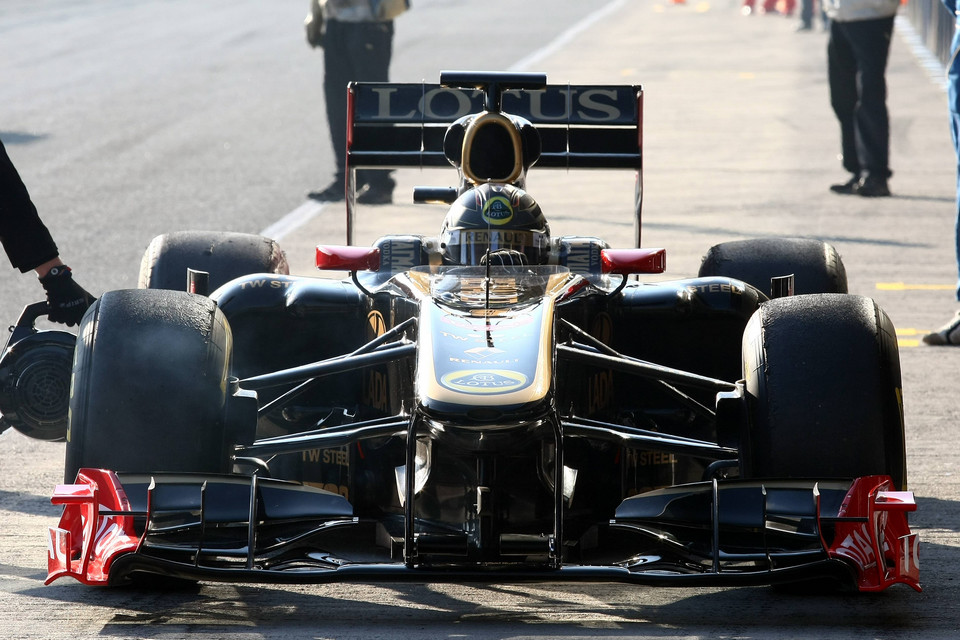 Nick Heidfeld w bolidzie Lotus Renault