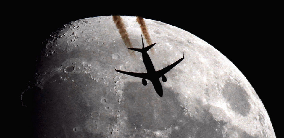 Boeing 737 i Księżyc