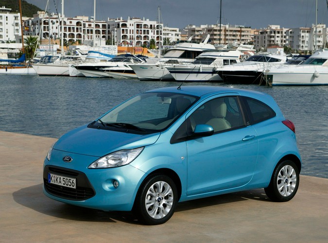 Ceny? Obie odmiany silnikowe są o 4 tys. droższe niż Ambiente - 1.2 to 32 900 zł, zaś turbodiesel 1.3 TDCI kosztuje 39 900 zł