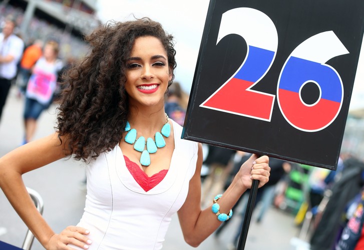 Piękne dziewczyny na torze Formuły 1 podczas Grand Prix USA