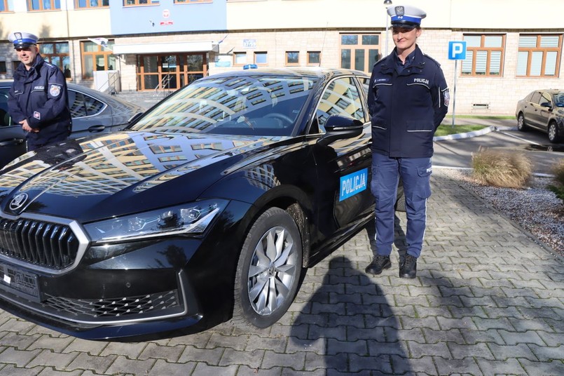 Skoda Superb - nowy nieoznakowany samochód policji