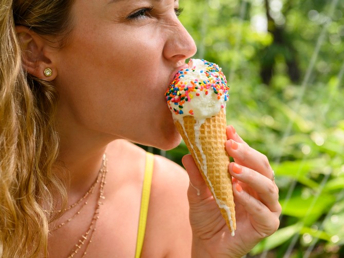 Nutricionisti otkrili šta se dešava kada preteramo sa sladoledom