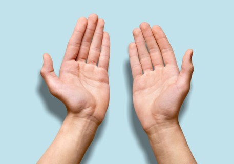 Tényleg megvédhetik a demenciától ezek az 5 másodperces kézgyakorlatok?