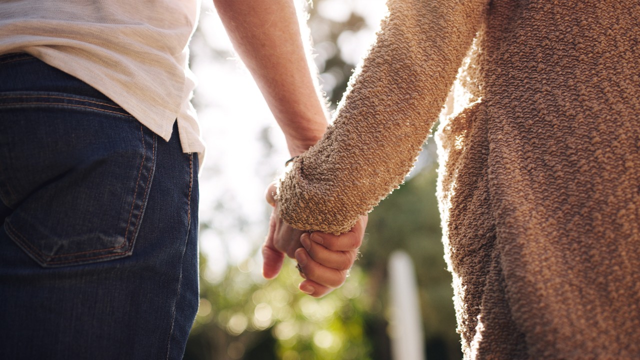 Wirtualna dziewczyna, oprogramowanie, które robi za ciebie niemal wszystko i dopaminowy haj. AI ma uratować aplikacje randkowe