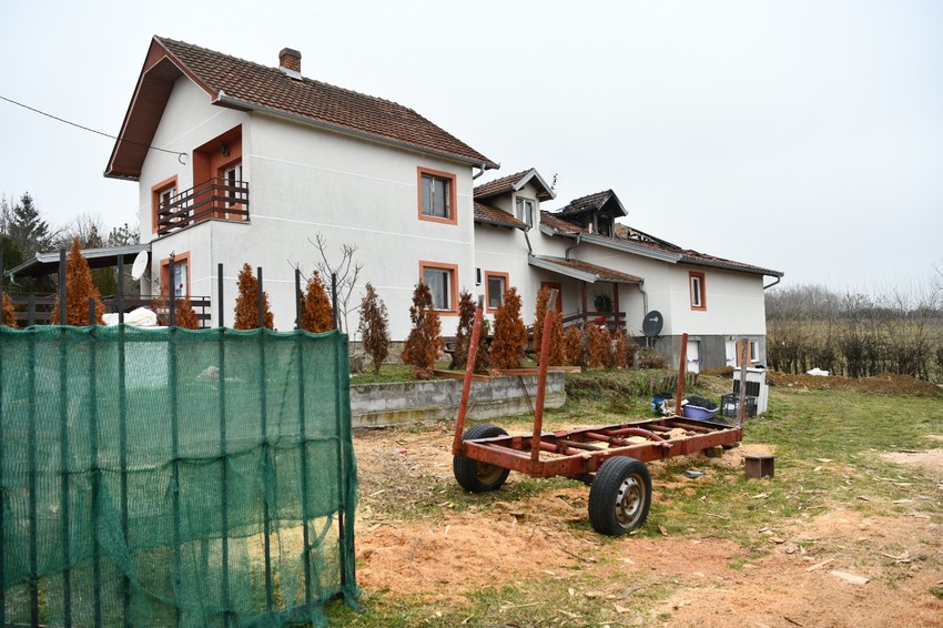 Vlasniku doma u Barajevu gde je u požaru poginulo osmoro, prethodni dom je zatvoren zbog novčanog duga