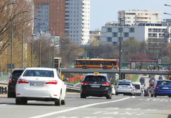 Młodzi nie pchają się za kółko. "Zależy mi na życiu"