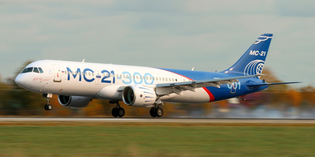 Rosyjski samolot Irkut MC-21