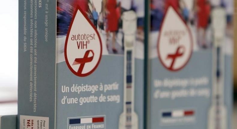 HIV self tests are displayed in a pharmacy in Bordeaux, France, September 15, 2015.    REUTERS/Regis Duvignau/Files