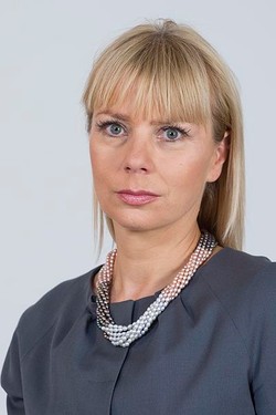 Ministerstwo Bieńkowskiej zwolnilo już ponad 100 osób. Pracownicy idą do sądu pracy