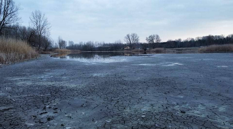 A Ruzsán található tó egy év leforgása alatt kiszáradt /Fotó: Fodor Szabi