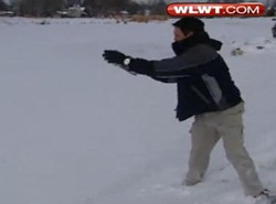 Oto najbardziej pechowy reporter świata