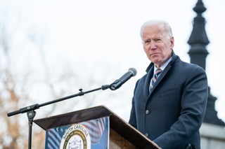 Biden zaapeluje w piątek o zakończenie 'normalnych stosunków handlowych' z Rosją