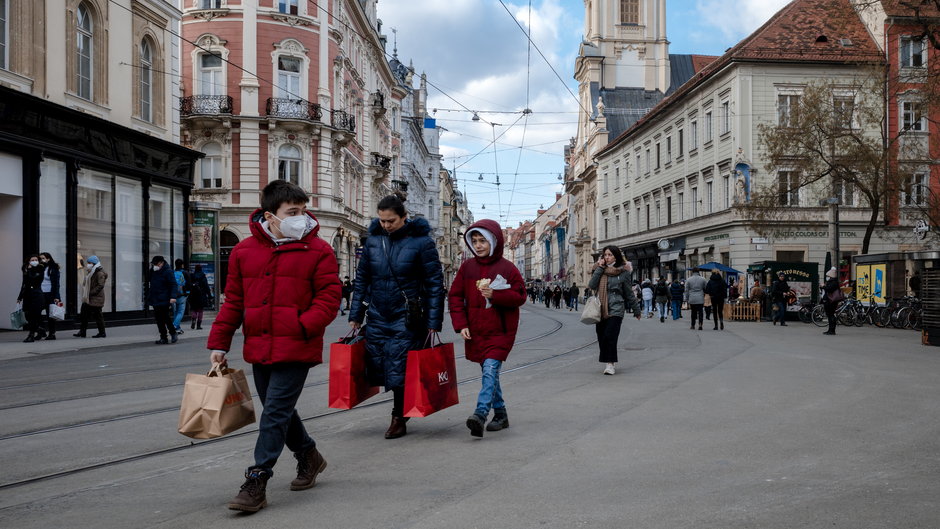 Zaszczepieni trzykrotnie wjadą do Austrii bez testów