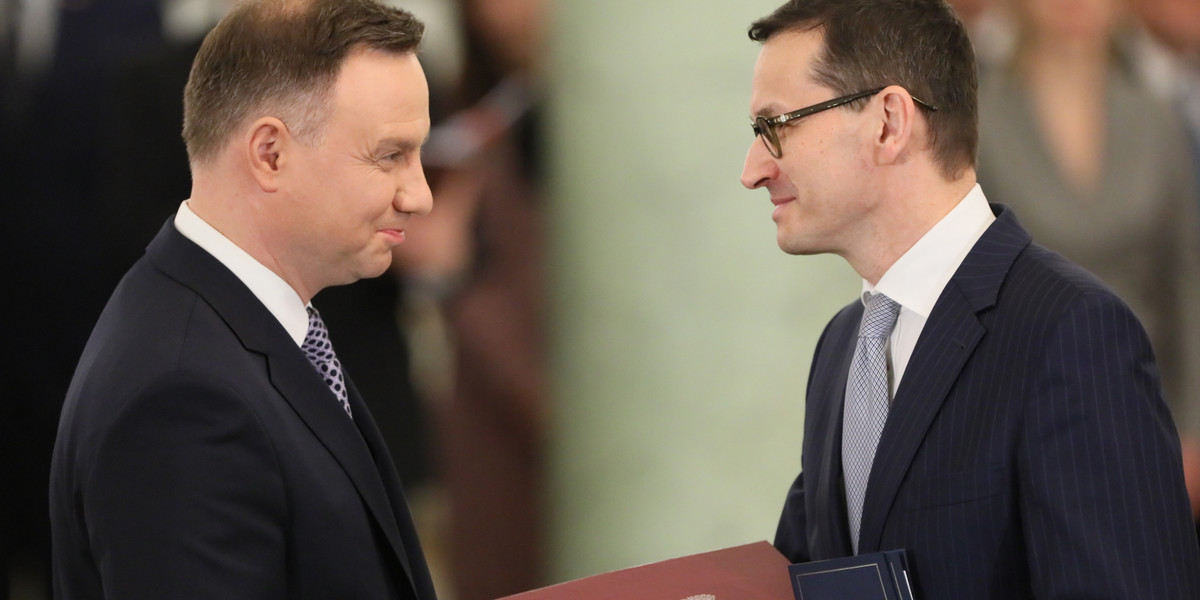 Mateusz Morawiecki odebrał w poniedziałek akt powołania na premiera z rąk prezydenta Andrzeja Dudy