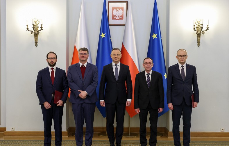 Prezydent Andrzej Duda z Mariuszem Kamińskim i Maciejem Wąsikiem w Pałacu Prezydenckim (9.01.2024 r.)