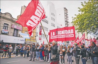 Peso uwolnione: Buenos Aires bliżej rynku, ale reformy Mileia budzą protesty