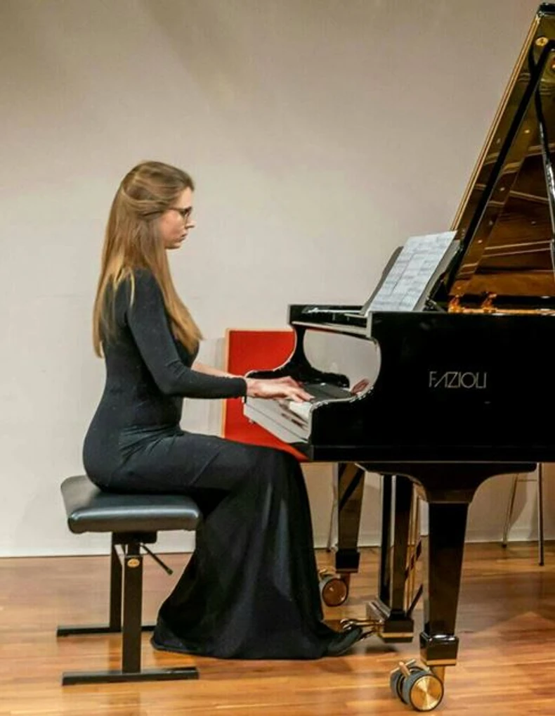 Aleksandra Dragosavac, iz Beograda, nagrađivana pijanistkinja i profesor klavira