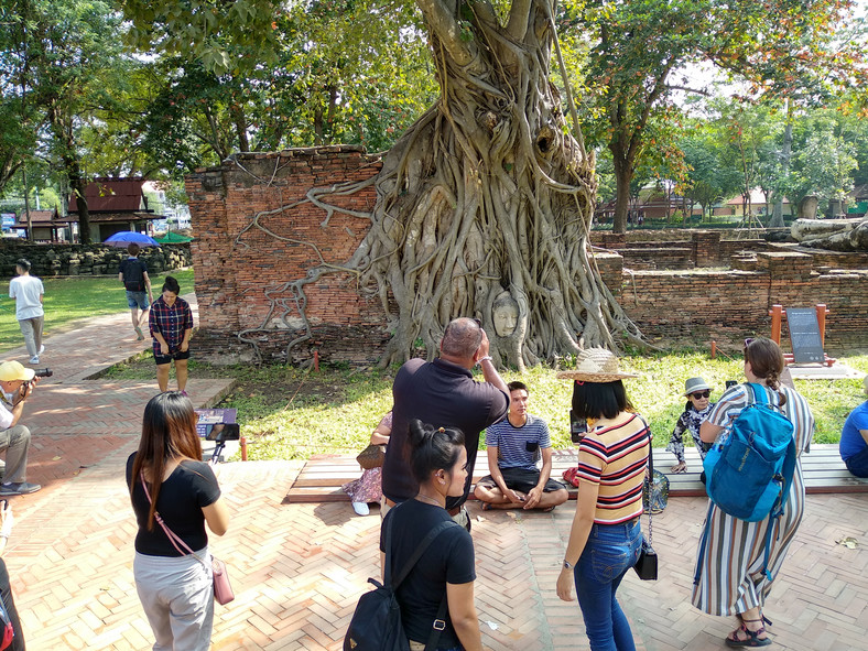 Turyąci w Wat Mahathat, Tajlandia