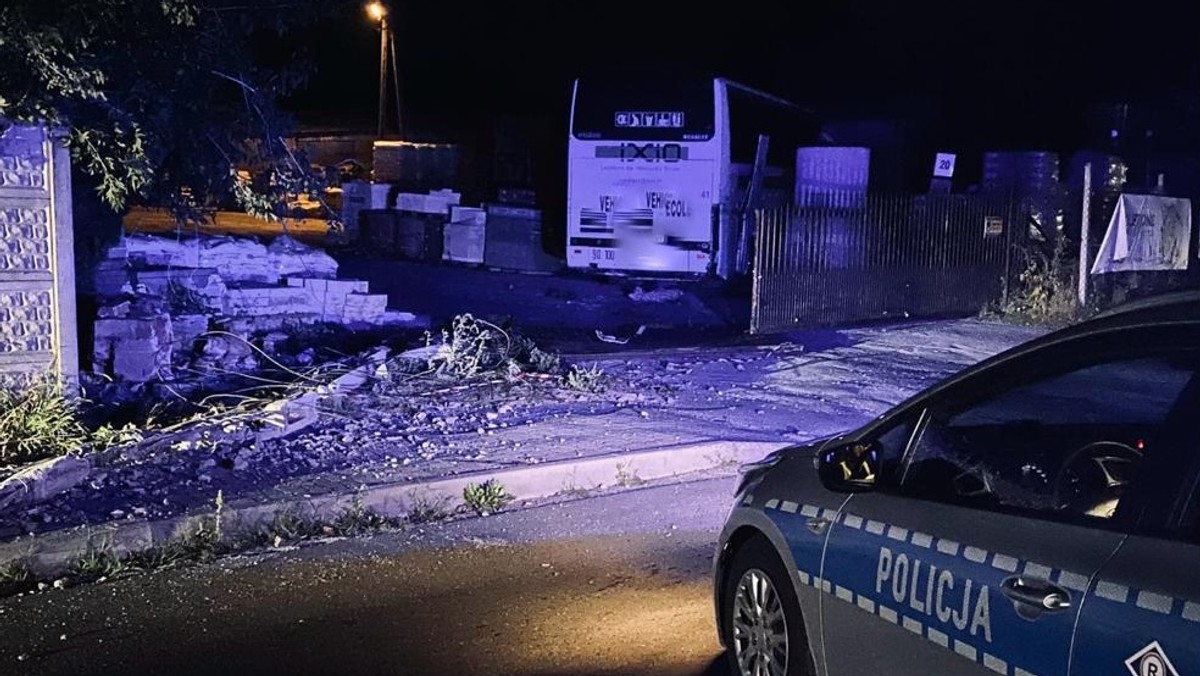 Ukradł autobus i wjechał w słup. Trafił do aresztu