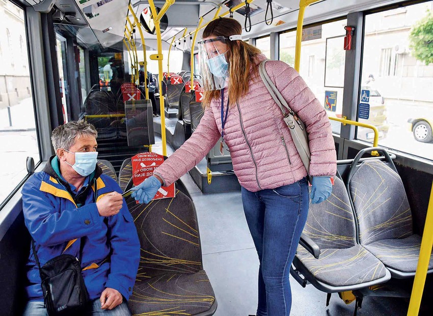 Zabrane: Zabrana javnih okupljanja, rada škola, bioskopa i pozorišta, zabrana upotrebe klime u javnom prevozu i tržnim centrima