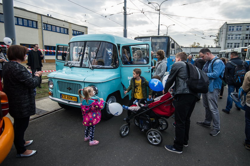 Parada zabytkowych autobusów