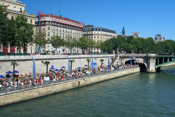 Paryska plaża nad Sekwaną