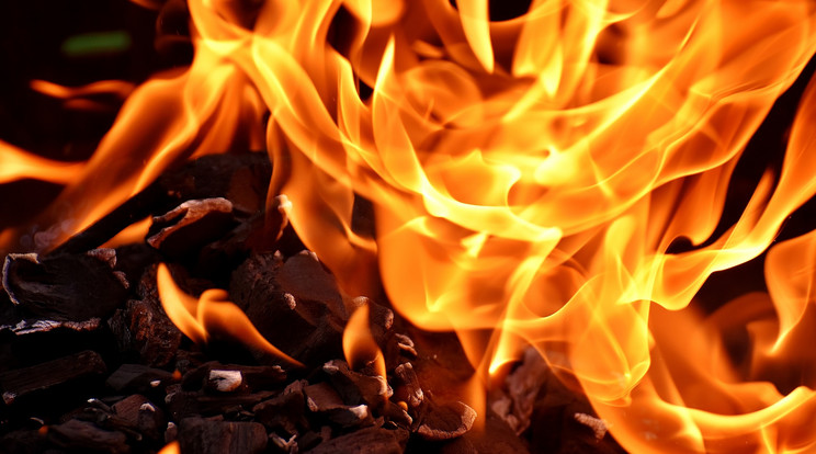 Tűz ütött ki egy házban hétfő délután Zalalövőn / Illusztráció: Pixabay