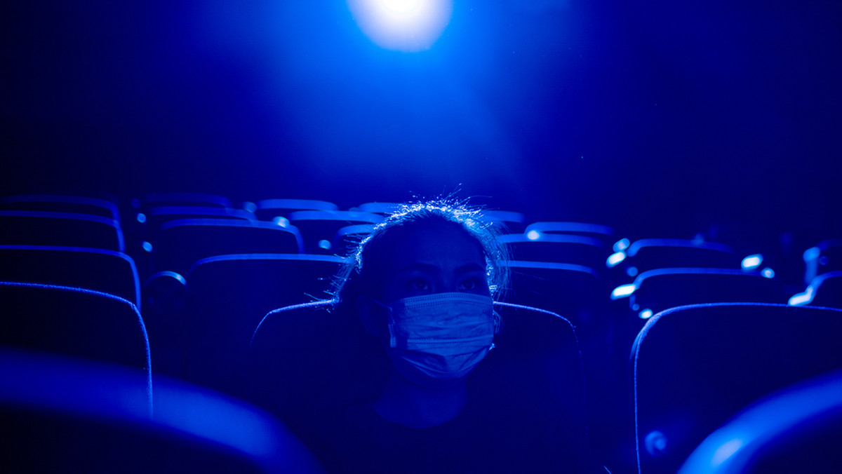 Koronawirus na świecie. Cineworld tymczasowo zamknie swoje kina, zwolni 45 tys. osób