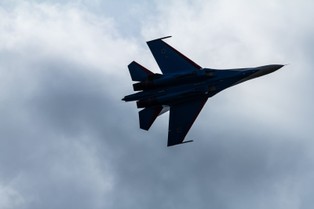 Rosyjski myśliwiec Su-27 zmusił do zawrócenia samolot patrolowy USA