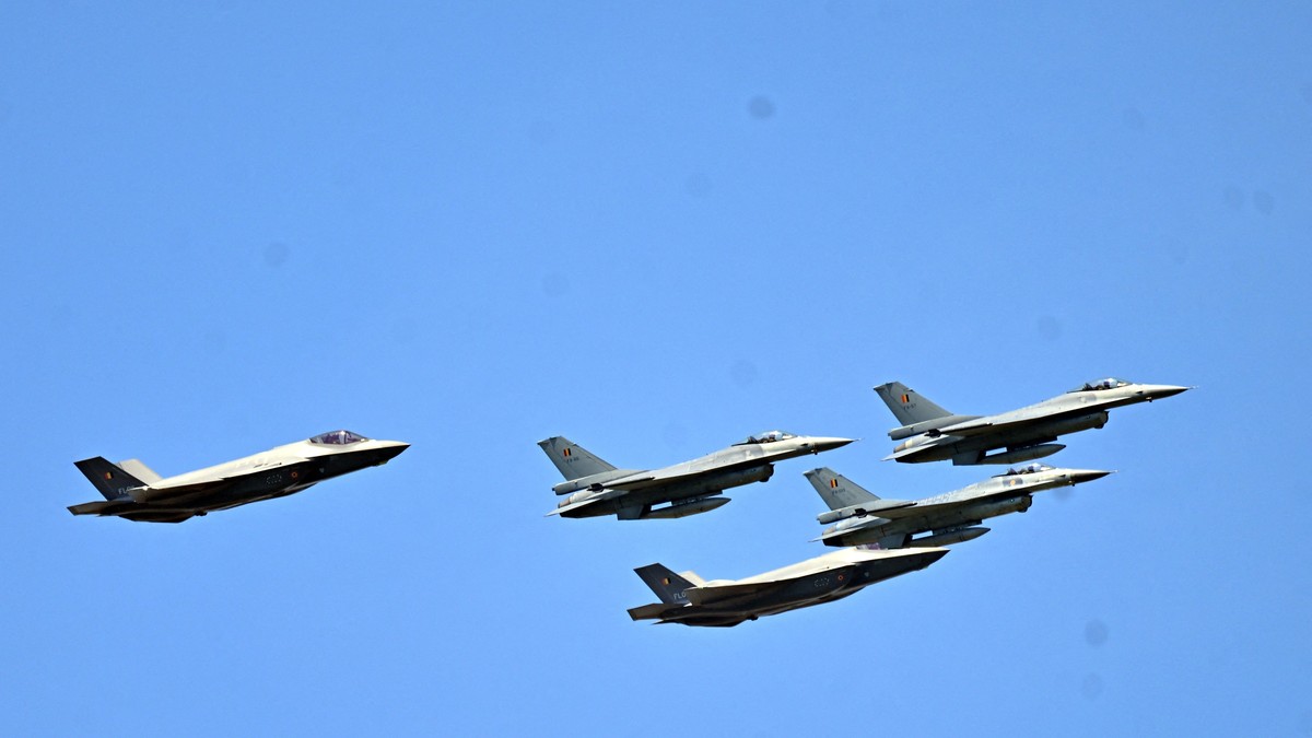 F-16