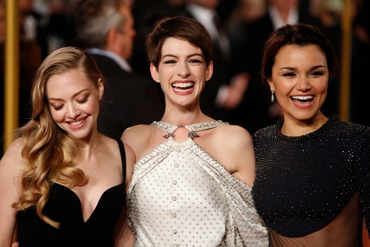 Amanda Seyfried, Anne Hathaway i Samantha Barks na premierze 'Les Misérables. Nędzników' w Londynie