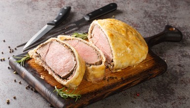 Pyszny obiad na sobotę. Podajemy przepis, Ty gotujesz. Polędwiczki à la Wellington